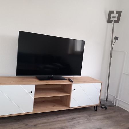 City Apartment Duisburg 1#Netflix &Wlan &Kingsize Bett &Kaffee Maschine & Central & 500M Innenhafen & 2 Min U Bahn Kültér fotó