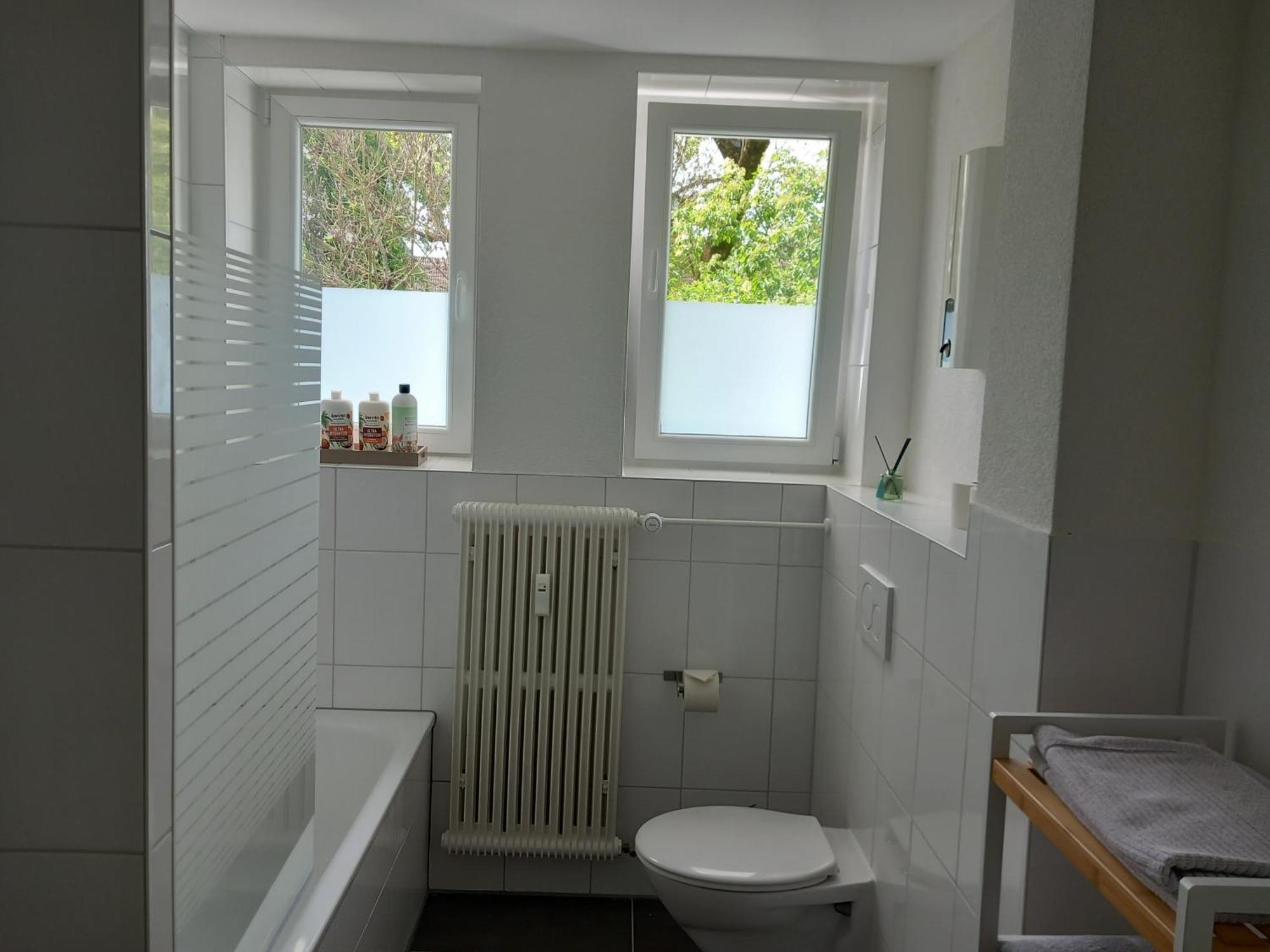 City Apartment Duisburg 1#Netflix &Wlan &Kingsize Bett &Kaffee Maschine & Central & 500M Innenhafen & 2 Min U Bahn Kültér fotó
