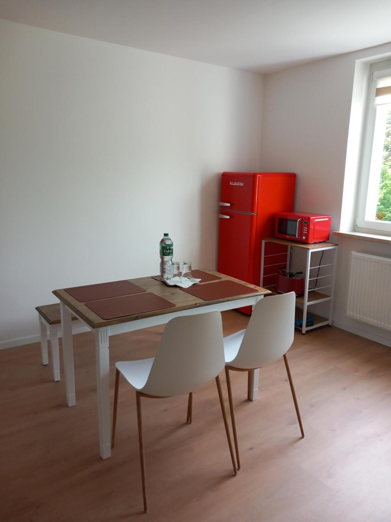City Apartment Duisburg 1#Netflix &Wlan &Kingsize Bett &Kaffee Maschine & Central & 500M Innenhafen & 2 Min U Bahn Kültér fotó